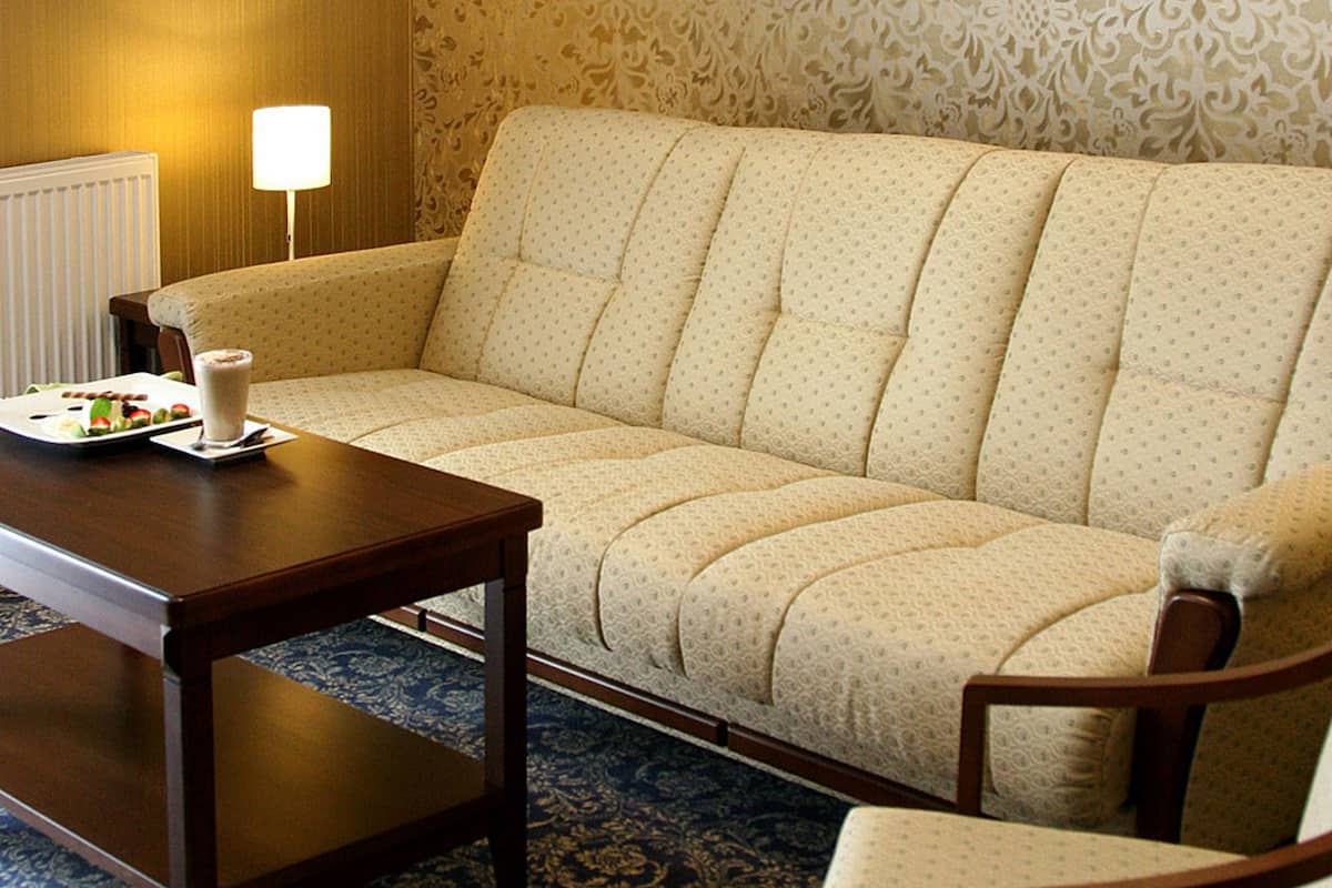 deluxe apartment, 1 king bed | desk, free wifi, bed sheets