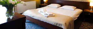 Desk, free WiFi, bed sheets
