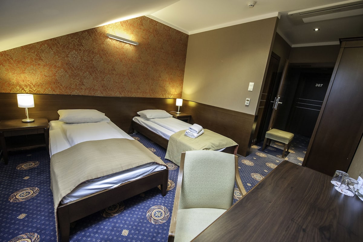 Desk, WiFi (free), bed sheets