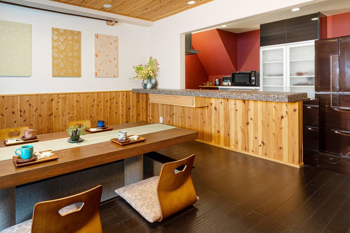 Traditional Townhome (Traditional Double Storey house) | Ruang tamu | TV skrin rata