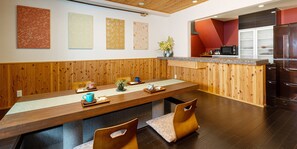 트래디셔널 타운홈 (Traditional Double Storey house) | 거실 공간 | 평면 TV