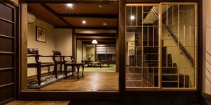 Flat-screen TV - Kyoisuke (Kyoto)