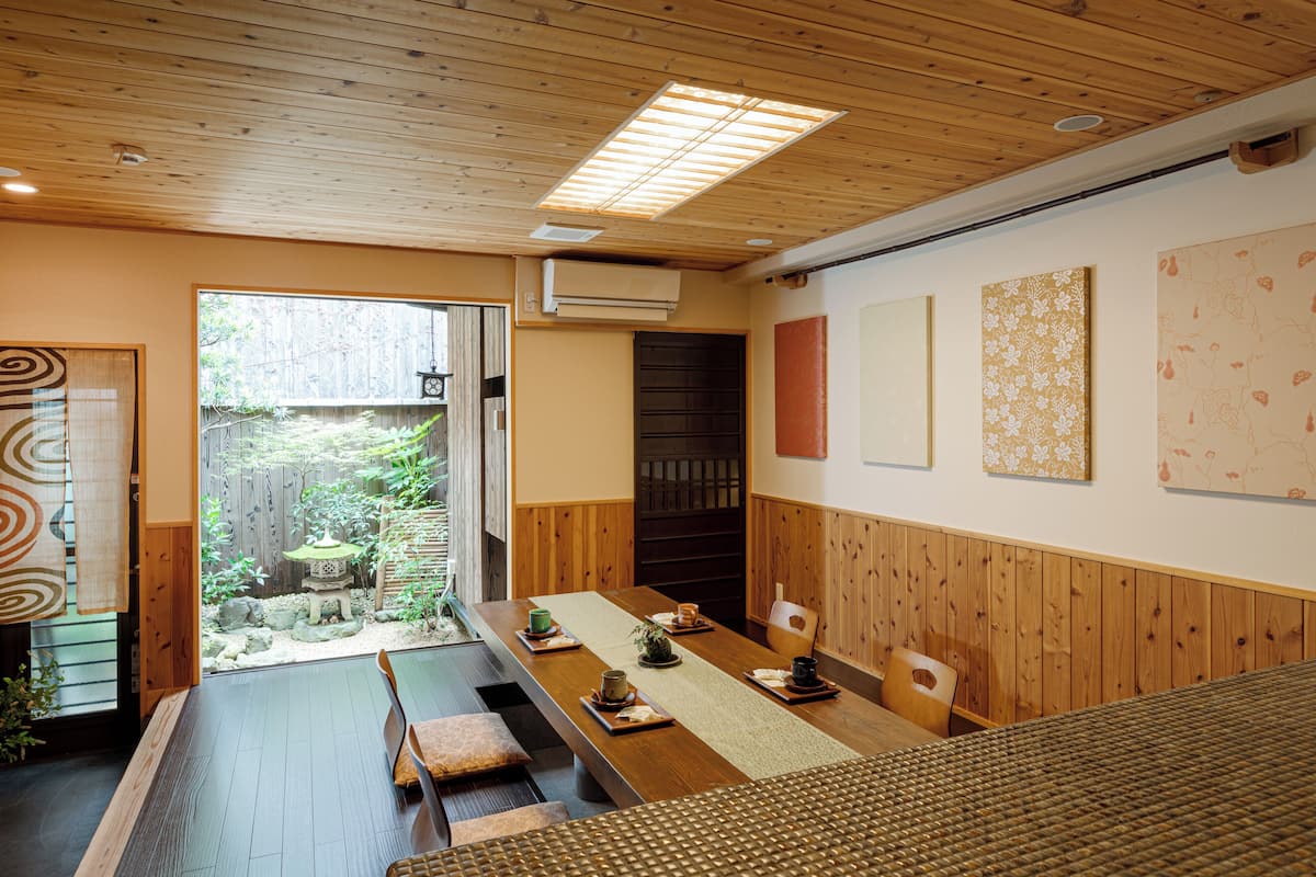 Mukadeyacho - Traditional Double Storey house with Garden, Non Smoking | Down comforters, individually decorated, iron/ironing board, free WiFi