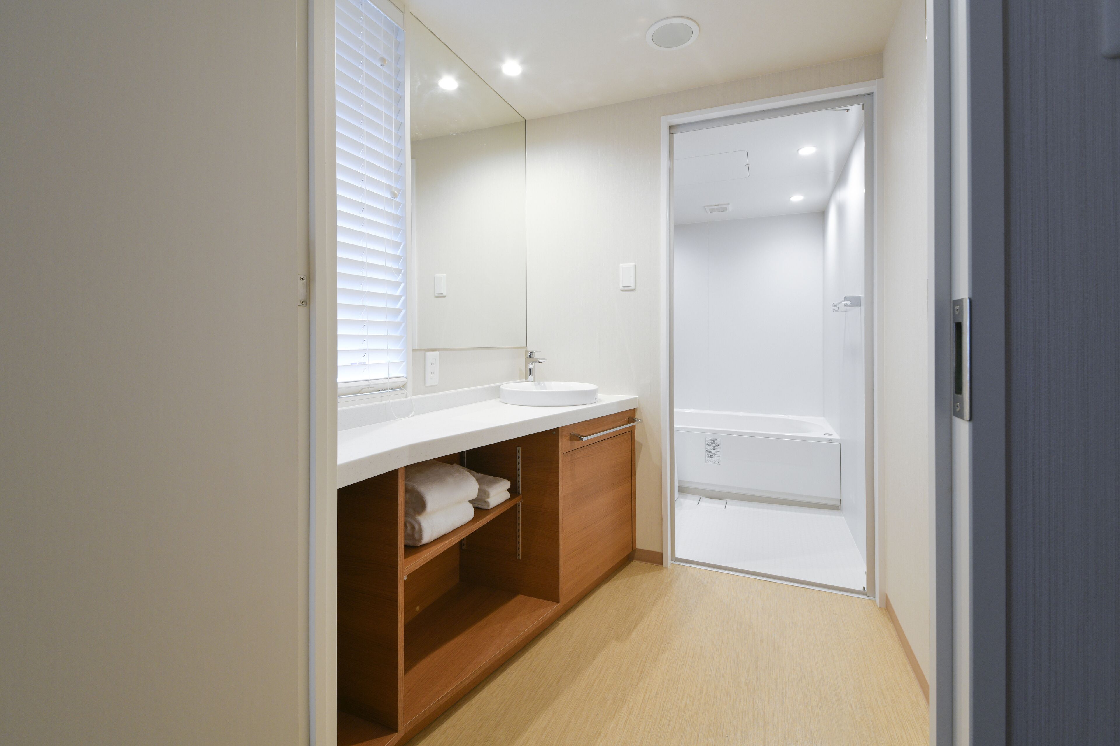 separate bathtub and shower, deep-soaking bathtub, free toiletries