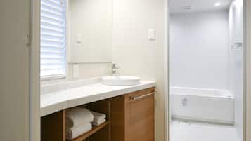 Banheira e chuveiro separados, banheira de imersão