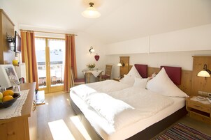 客房内保险箱、熨斗/熨板、免费 WiFi、床单