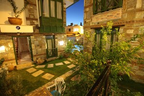 Façade de l’hébergement - soirée/nuit