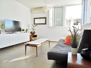 Cobertura superluxo, várias camas, para não fumantes | Área de estar | TV de tela plana