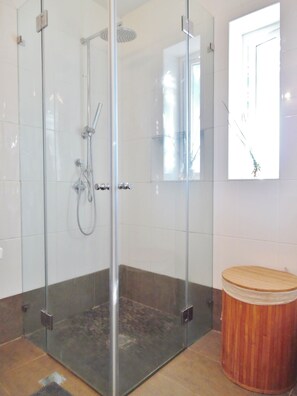 Luxury-Penthouse, Mehrere Betten, Nichtraucher | Dusche im Bad