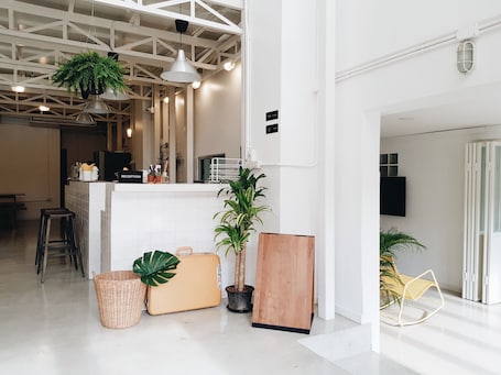 Mostrador para check-in y check-out