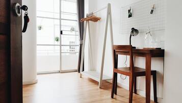 Free WiFi, bed sheets