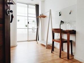 Deluxe Double Studio with Balcony | Ilmainen Wi-Fi, vuodevaatteet