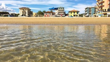 Spiaggia privata, sabbia bianca