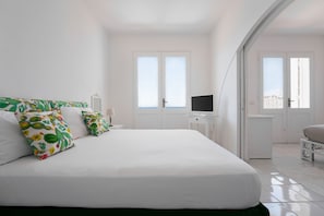 Villa, 4 chambres, vue sur la mer | 6 chambres, bureau, fer et planche Ă repasser, accĂšs au Wi-Fi (inclus)
