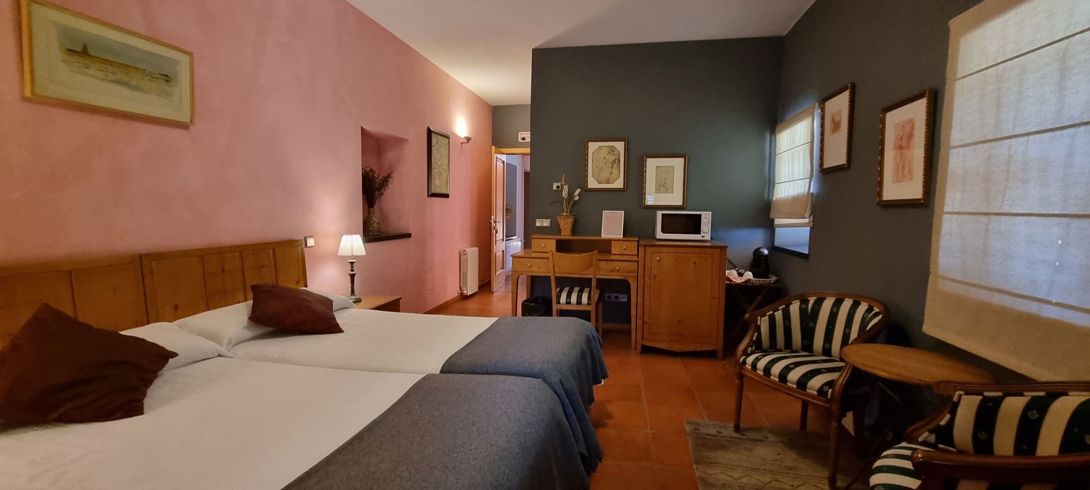 1 bedroom, individually decorated, individually furnished