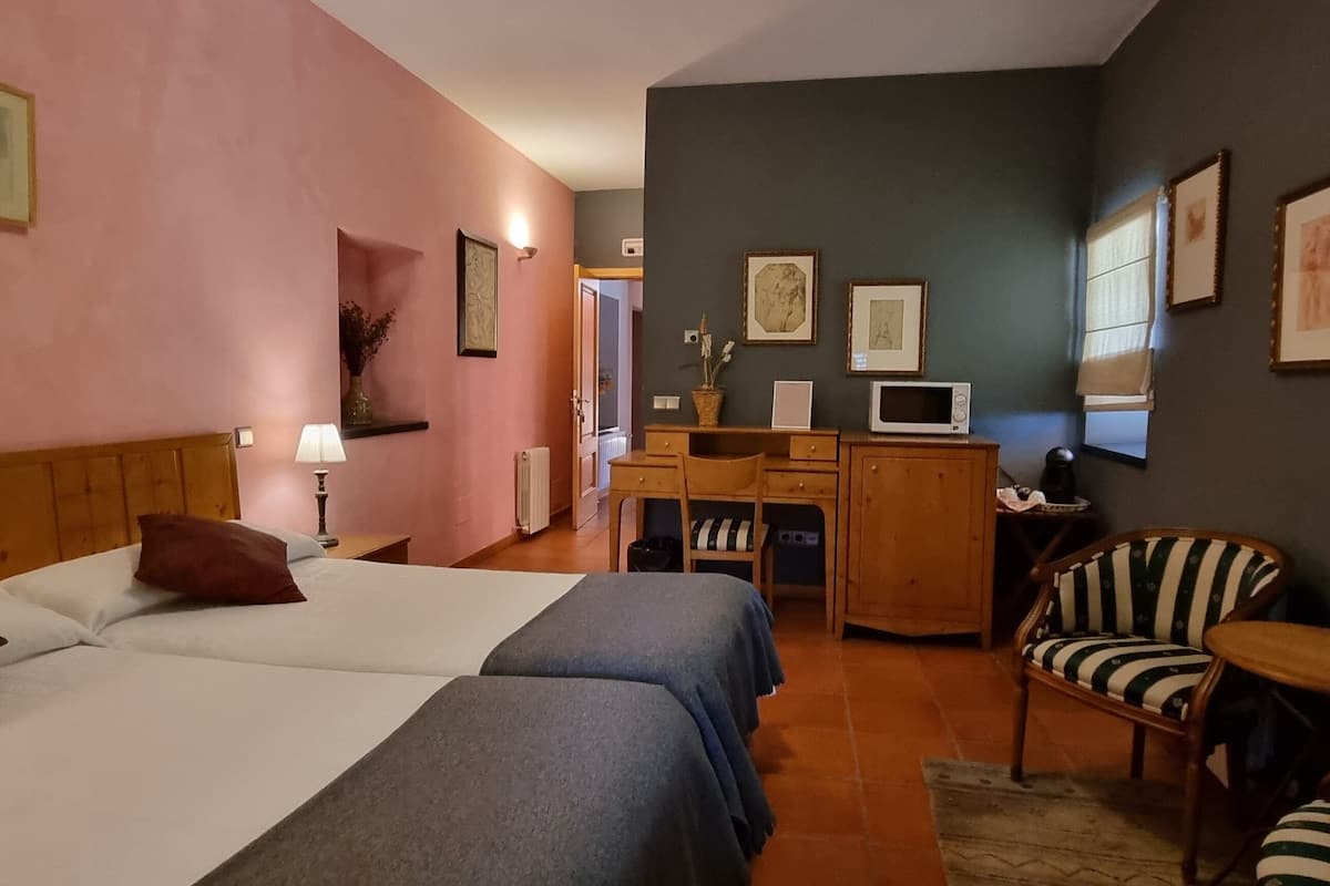 HABITACIÓN IS-HAAC 1 | 1 dormitorio, decoración individual, mobiliario individual