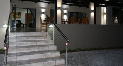 Hummingbirds Nest Guesthouse