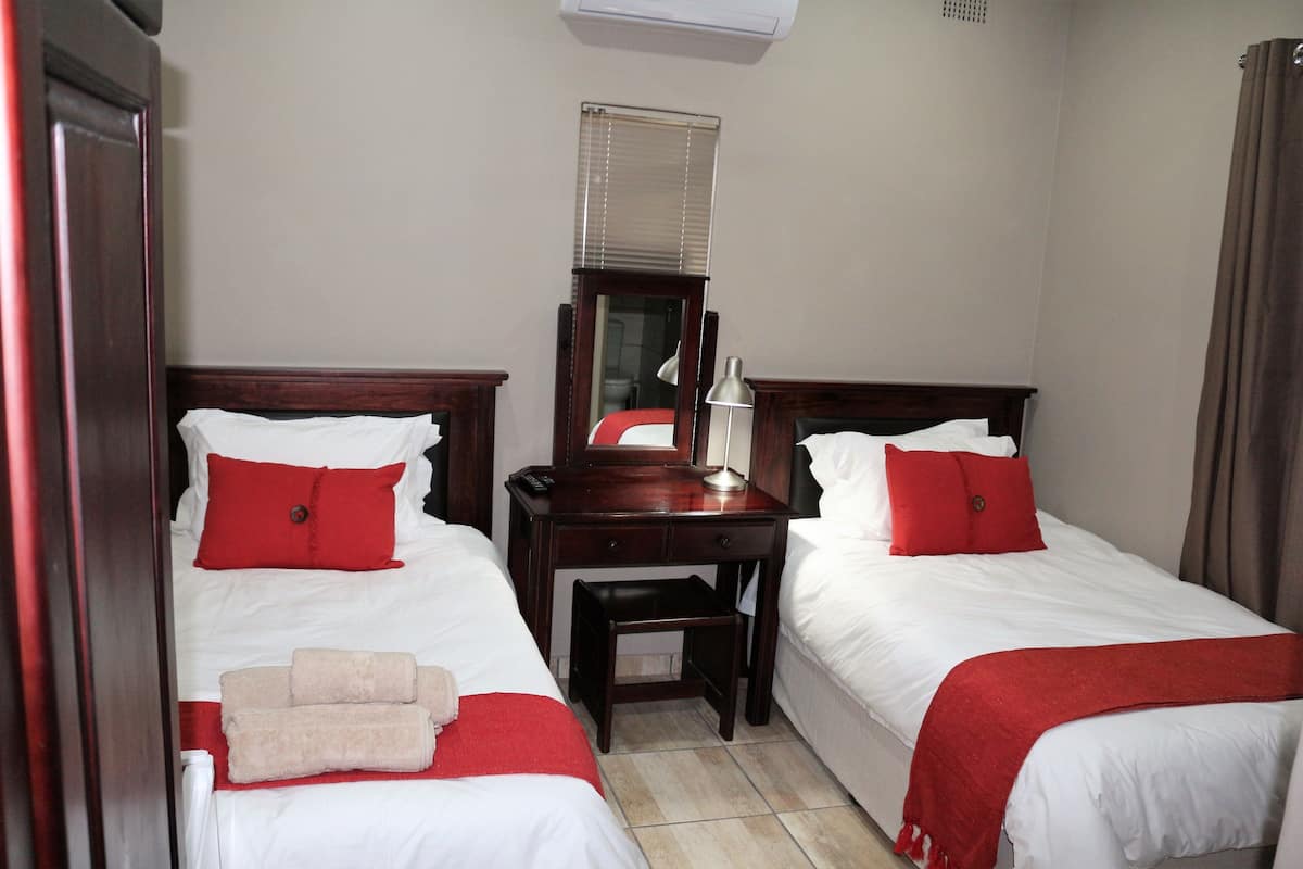 Habitación estándar, 2 camas individuales, no fumadores | Decoración individual, mobiliario individual, wifi gratis y ropa de cama