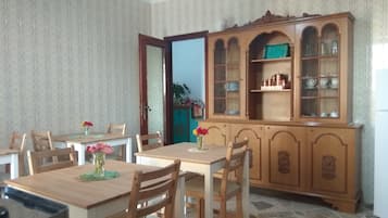 Bao gồm bữa sáng kiểu Âu hàng ngày