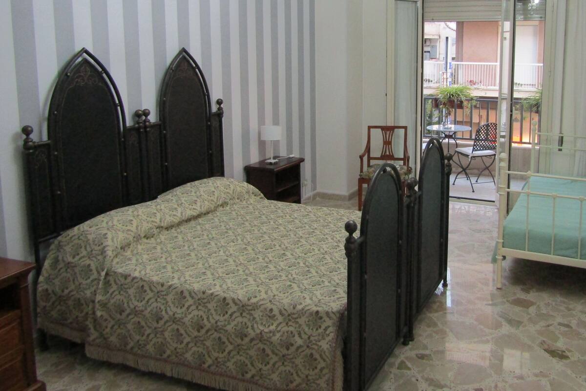 واي فاي مجانًا وملاءات أسرّة
