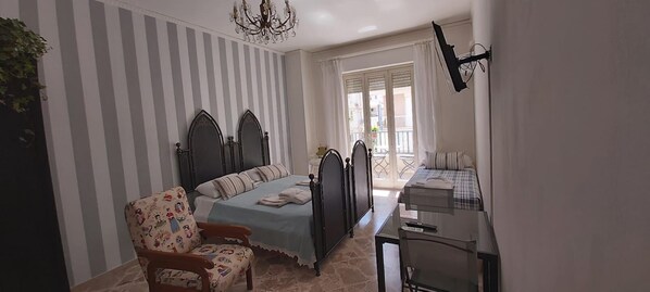 Tremannsrom, privat bad (balcone) | Wi-fi (inkludert), sengetøy og rullestolvennlig