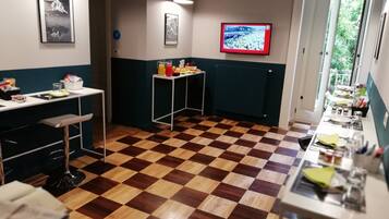 Tägliches inbegriffenes Frühstücksbuffet