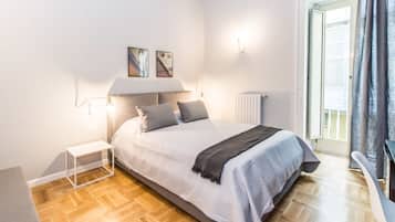 Deluxe Triple Room | Minibar, desk, soundproofing, free WiFi