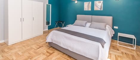 Deluxe Suite | Minibar, desk, soundproofing, free WiFi