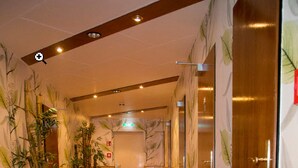 Interior - Asia New World (Weyhe)