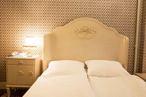 1 chambre, chambres insonorisées, fer et planche à repasser