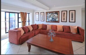 Penthouse | Wohnzimmer | Flachbildfernseher