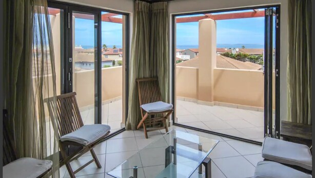 Penthouse | Living room - La Paloma Penthouse (Cape Town)