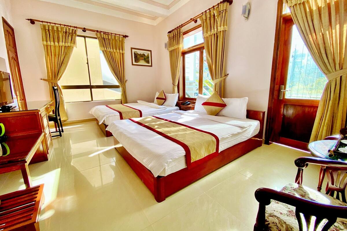 Minibar, desk, blackout curtains, free WiFi