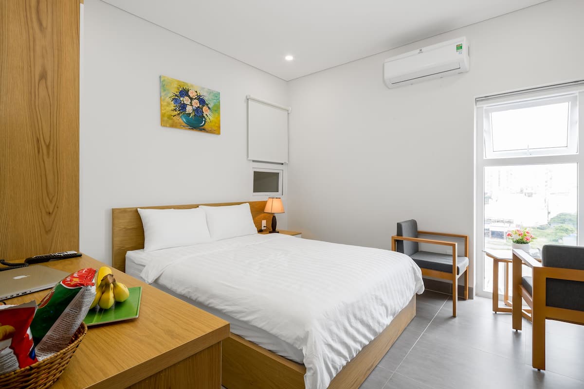 Minibar, desk, free WiFi, bed sheets