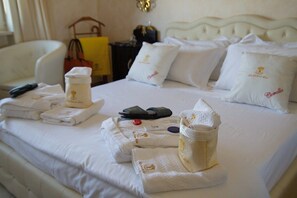 Doppia Classic, 1 letto matrimoniale, non fumatori | Una scrivania, Wi-Fi gratuito, lenzuola