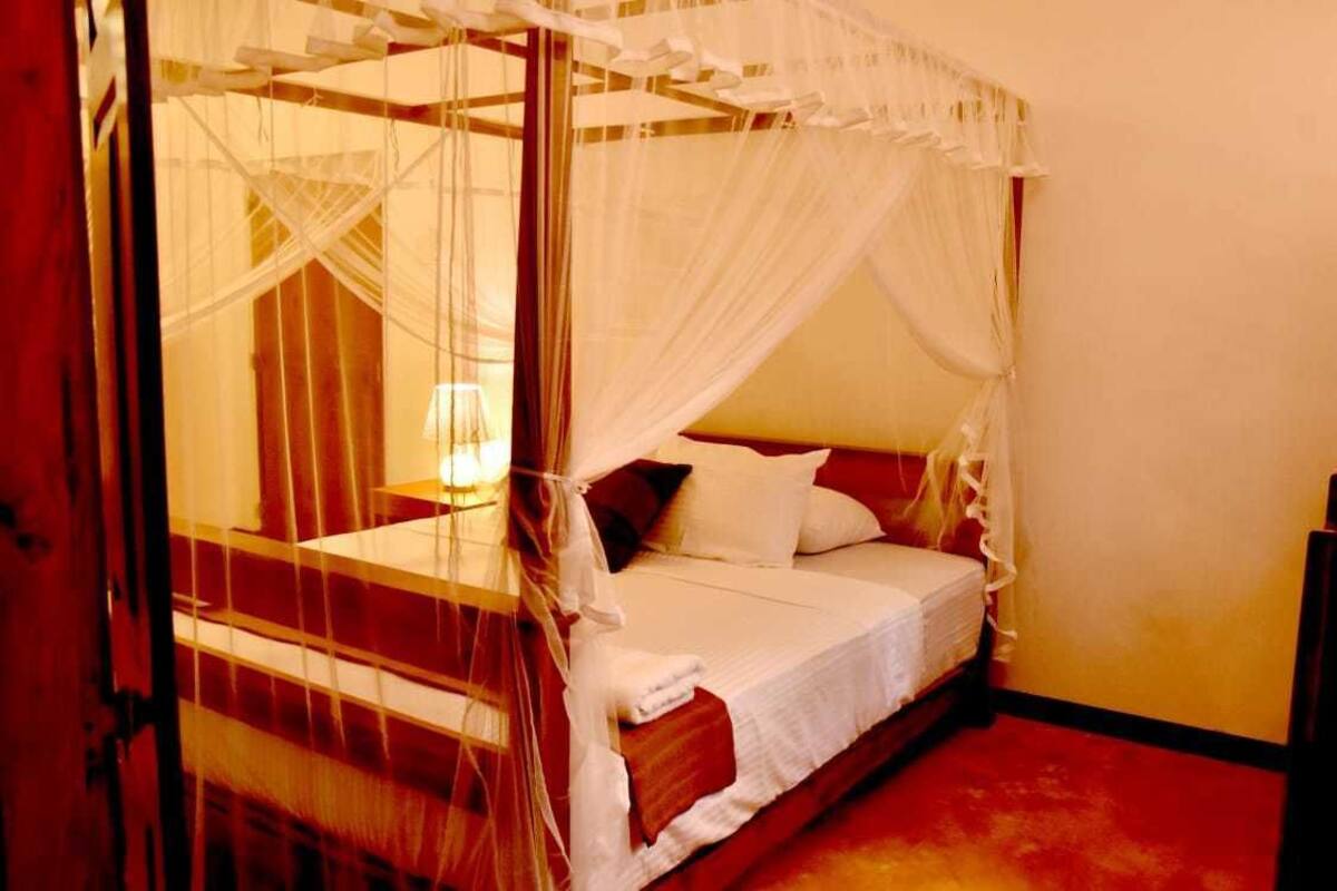 Standard Double Room, 1 Double Bed, Non Smoking, Garden View | Desk, bed sheets, wheelchair access