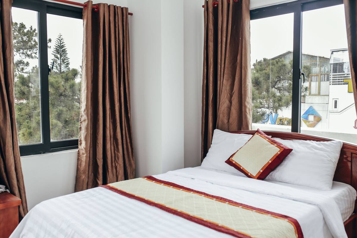 Family Quadruple Room, 1 Bedroom | Minibar, desk, soundproofing, free WiFi