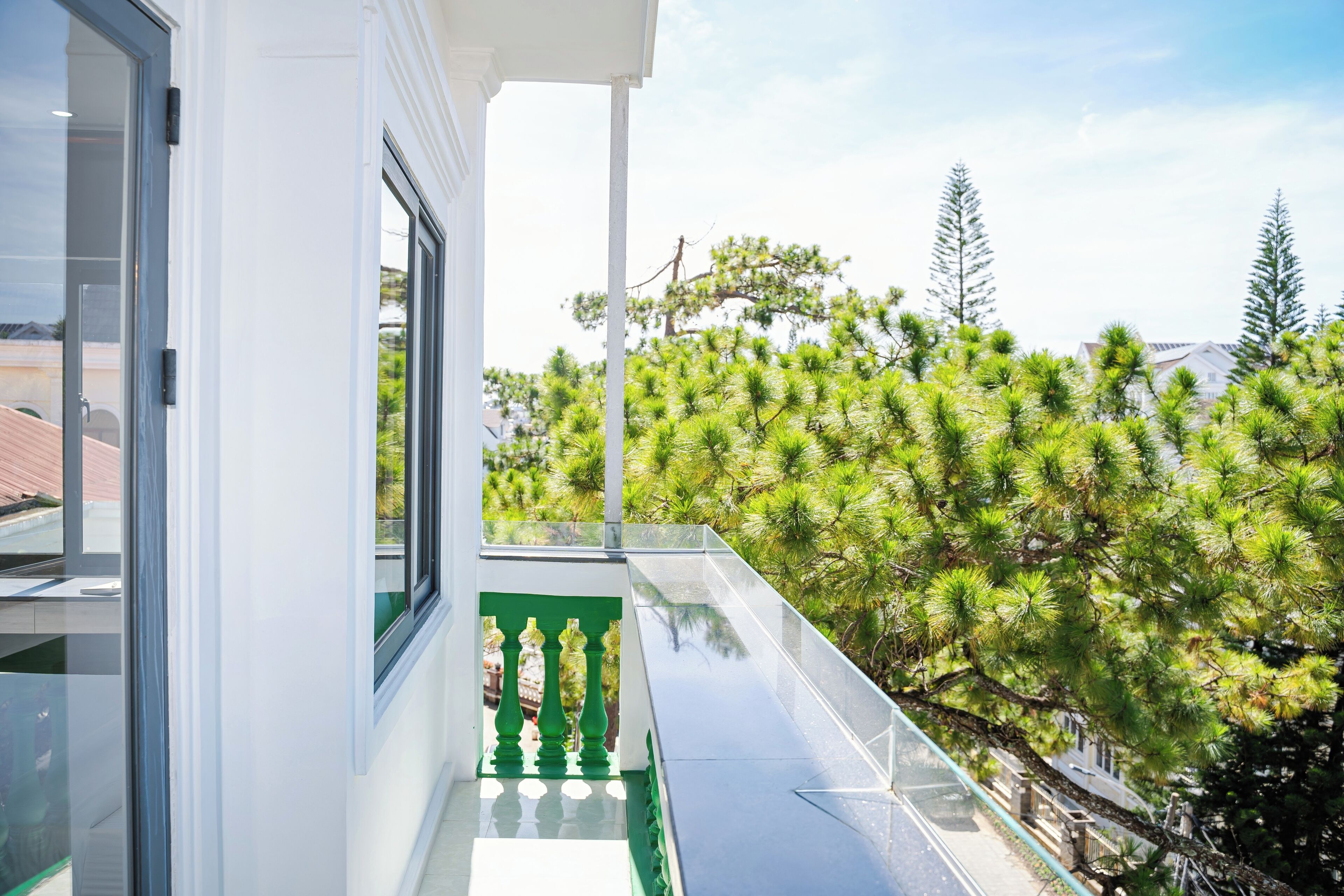 精選雙人房 | 迷你吧、書桌、隔音、免費無線上網