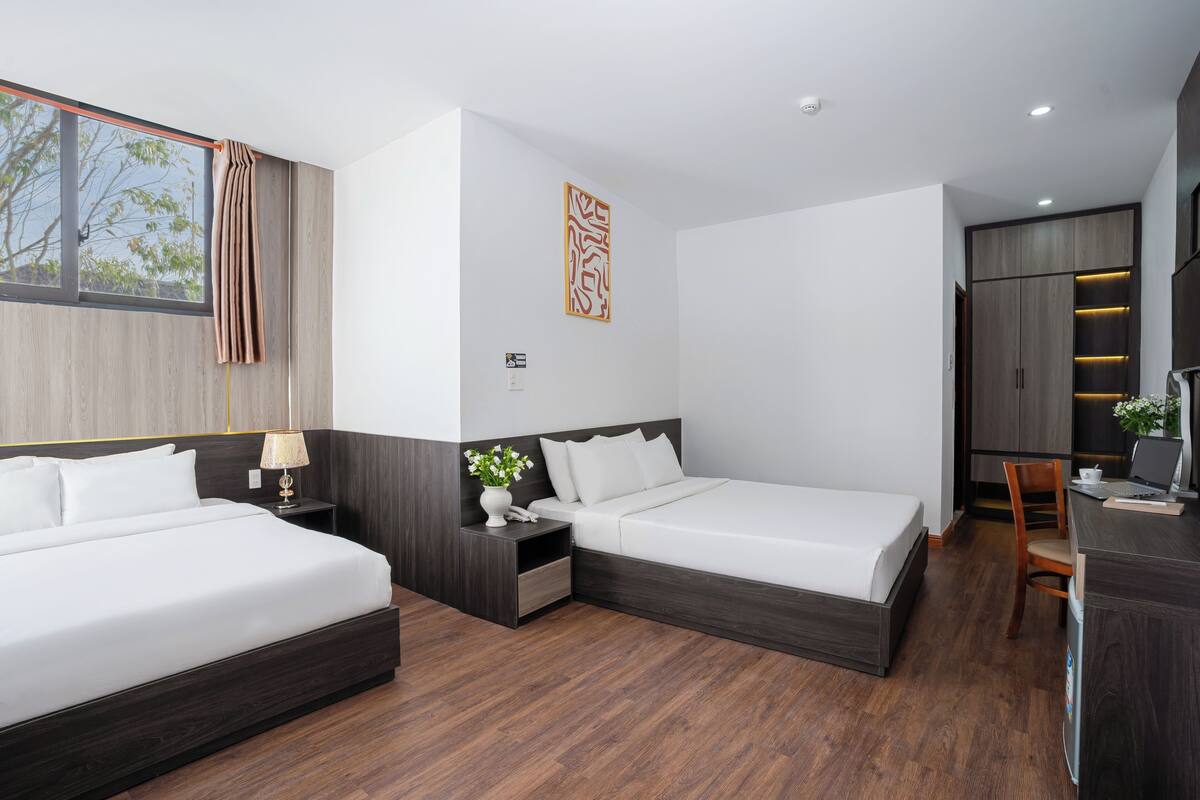 Phòng 4 Deluxe | Minibar, bàn, phòng cách âm, truy cập Internet không dây miễn phí 