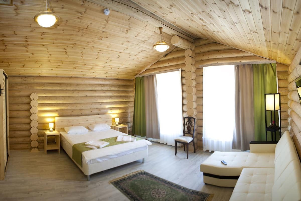 Standard Double or Twin Room, 1 Queen Bed | Blackout drapes, iron/ironing board, free WiFi, bed sheets