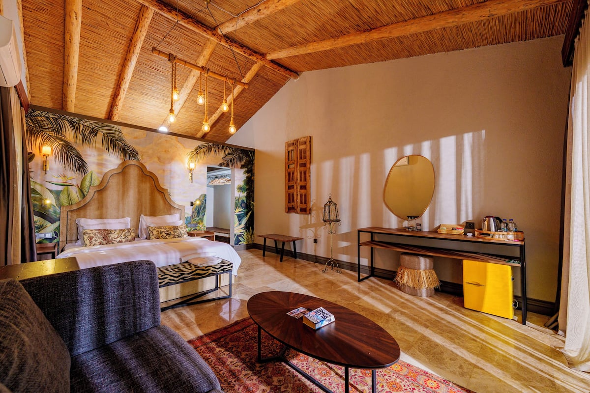 Design Double Room | 1 bedroom, minibar, desk, laptop workspace