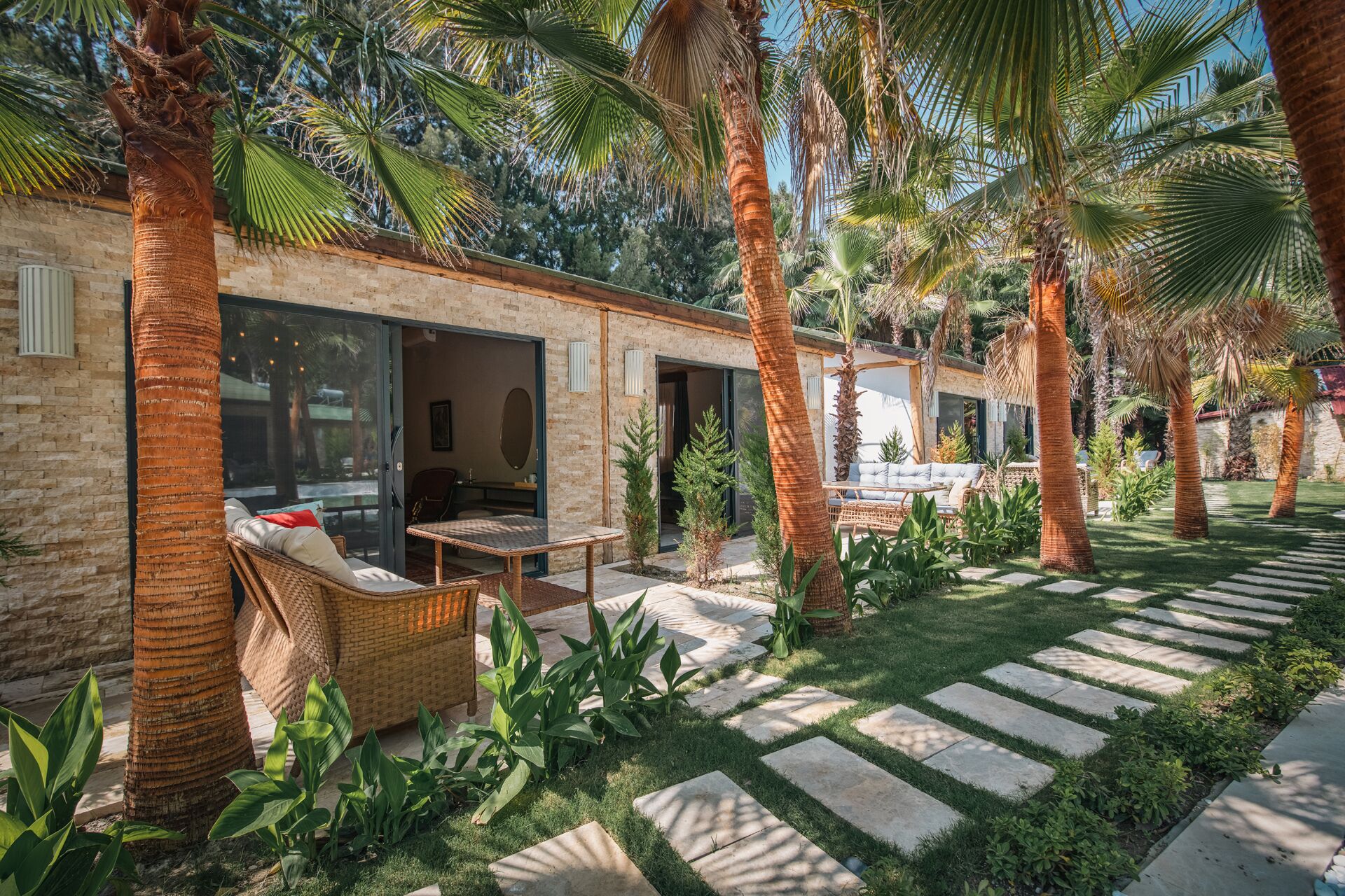 Habitación de diseñador con 2 camas individuales, 1 habitación, Terraza, vista a la alberca | Terraza o patio