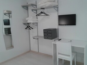 Egyptian cotton sheets, premium bedding, down comforters, desk