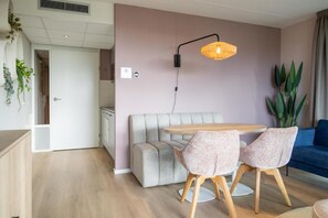 Suite, balcón | Restaurantes