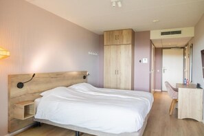 Habitación doble estándar, balcón | Wifi gratis 