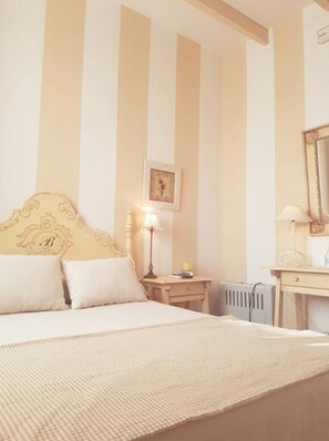 Double Room, 1 Double Bed | Desk, iron/ironing board, free WiFi, bed sheets - Hotel Rural Molino la Boticaria (Marchena)
