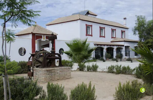 Façana frontal de l'allotjament