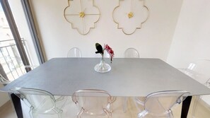 Family Apartment, 3 Bedrooms (Mamilla 812) | In-room dining