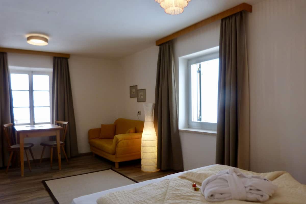 Standard Double Room | In-room safe, desk, blackout drapes, bed sheets