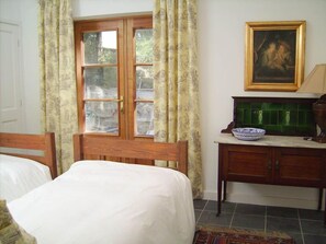 Individually decorated, individually furnished, soundproofing - Hadrian's Barn (Newcastle-upon-Tyne)